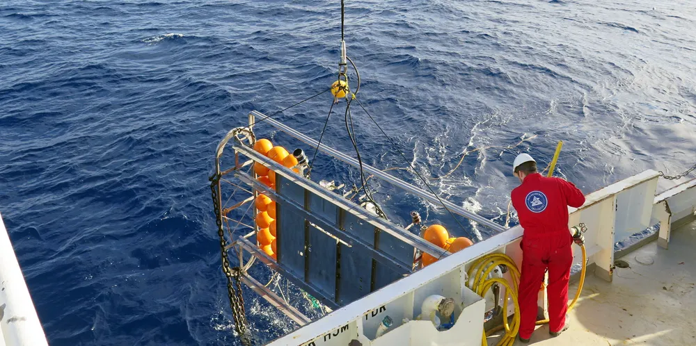 Forskarane frå Havforskningsinstituttet skal mellom anna finne ut om til dømes auka temperaturar og surare hav vil påverke innhaldet av miljøgifter i fisk. Bildet er frå Snøkrabbetoktet til Havforskningsinstituttet juni/juli 2020.