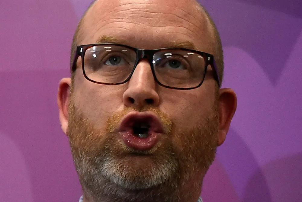 Paul Nuttall går av som leder av uavhengighetspartiet UKIP. Foto: REUTERS/Clodagh Kilcoyne