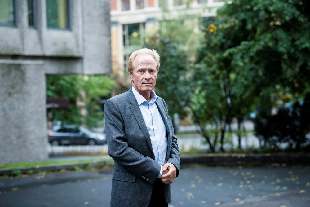 Advokat Per Danielsen mener hans tidligere klient gikk altfor langt i en vurdering av advokaten på Advokatguiden.no.
