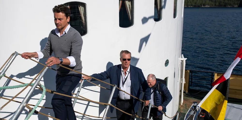 Ferd selger seg ut av Broodstock Capital. Her er Ferd-sjef Morten Borge, eier og styreleder Johan H. Andresen og medsjef i Ferd Capital, Kristian Eikre, fra et besøk hos SalmoBreed Salten i 2019. Selskapet eies av Benchmark Holdings, et børsnotert selskap hvor Ferd er blant de største eierne. Dette selskapet er imidlertid til salgs.