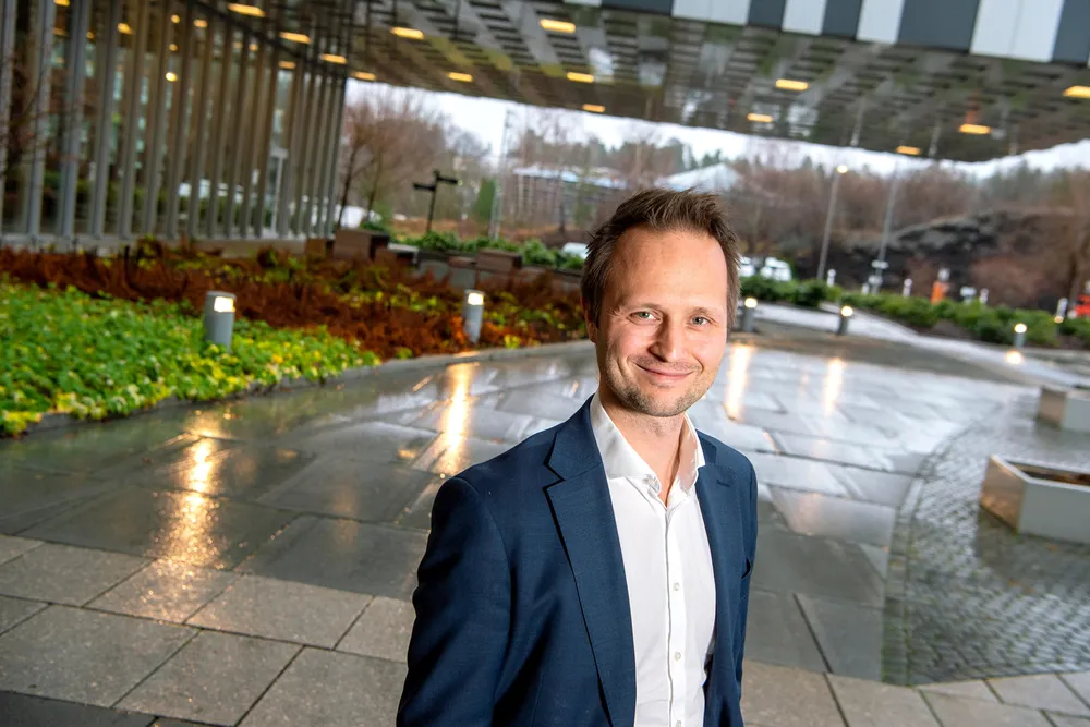 Aker Biomarine-ansatt Lasse Tronsrud Johansen selger sitt resirkuleringsselskap Aion til Aker Biomarine.