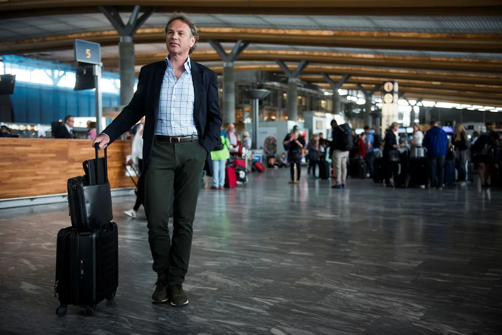 Investor Per G. Braathens svenske flyselskap BRA søkte tidligere i år konkursbeskyttelse i Sverige. Nå skal selskapet på slankekur.