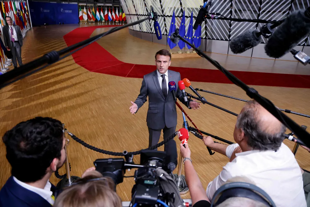 I markedene er man spent på hvilke politiske krefter Frankrikes president Emmanuel Macron nå har sluppet løs ved å skrive ut nyvalg.