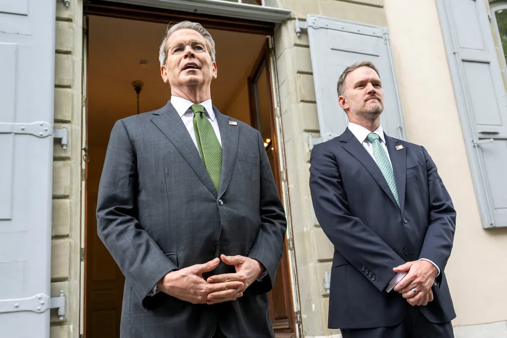 USAs finansminister Scott Bessent (t.v.) og handelsrepresentant Jamieson Greer.