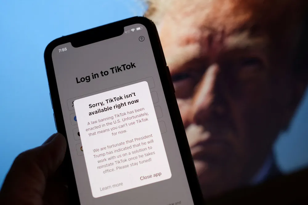 Amerikanske Tiktok-brukere ble lørdag møtt av et «ikke tilgjengelig nå»-budskap som viste til forbudet, som ble kjent gyldig fredag.