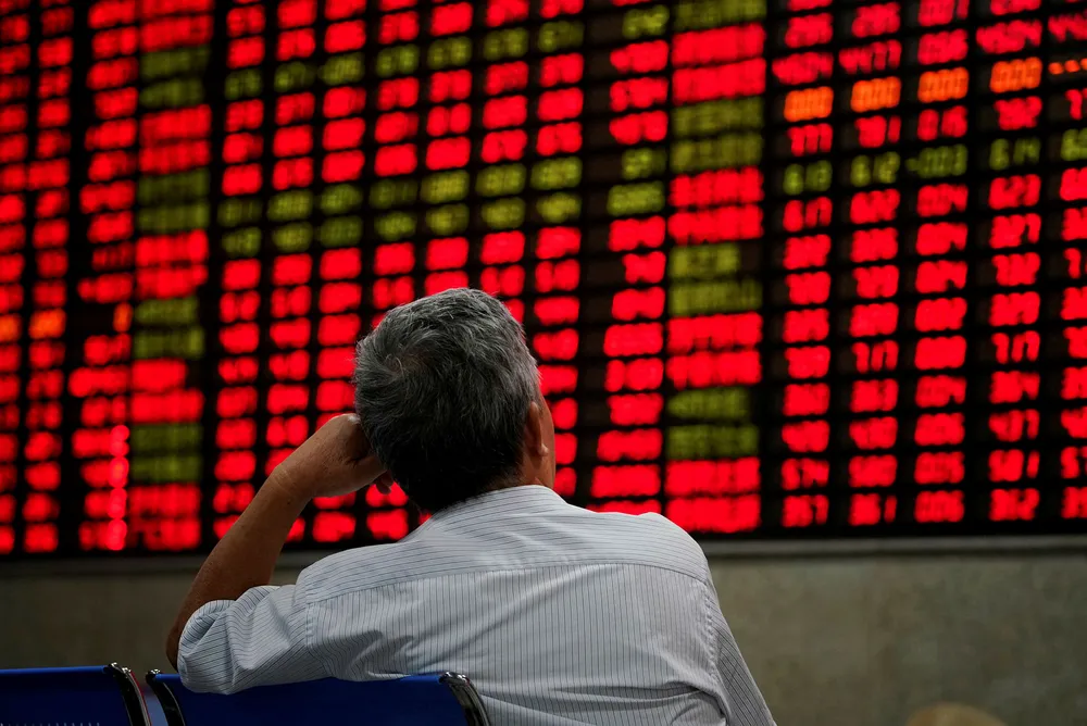 Investorer er nervøse og venter for å se om USA avfyrer neste skudd i handelskrigen med Kina på fredag. Japan kan bli neste land som får føle Trumps vrede. Nikkei-indeksen ved Tokyo-børsen har falt.