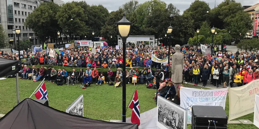 Motvind arrangerte sin første store demonstrasjon mot vindkraft foran Stortinget 8. september 2019. To år senere er de klar med en ny demonstrasjon rett før stortingsvalget.