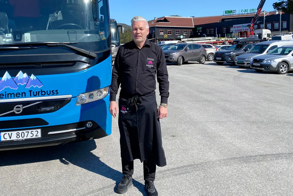 For Øyvind Frich, som blant annet driver veikro her på Dombås, kommer et kostbart lønnsoppgjør på toppen av en rekke andre kostnadsøkninger.