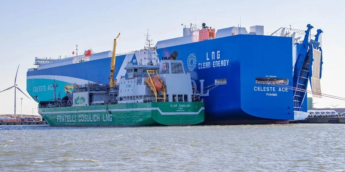 MOL car carrier bunkers LNG and bio-LNG under new Titan contract