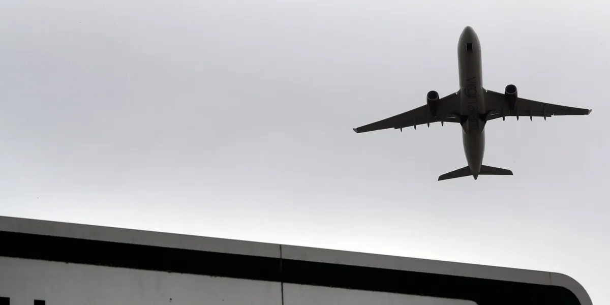 Heathrow stengt ut dagen på grunn av strømbrudd etter transformatorbrann