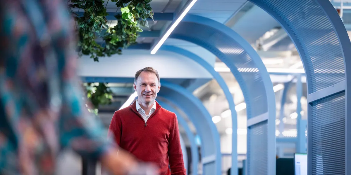 Schibsted-sjefen svarer kritikerne: – Helt etter skjema