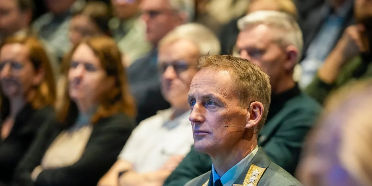 Forsvarssjefen må finne én milliard i innsparing