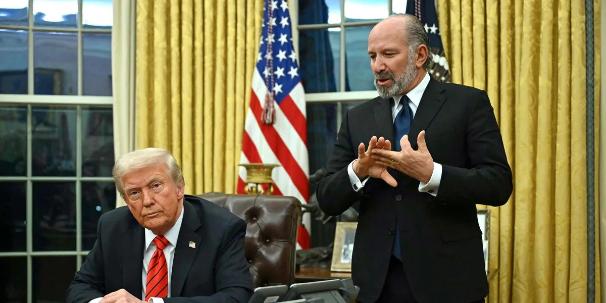 Trump bekrefter: Utsetter toll på alle varer omfattet av handelsavtale med Canada og Mexico