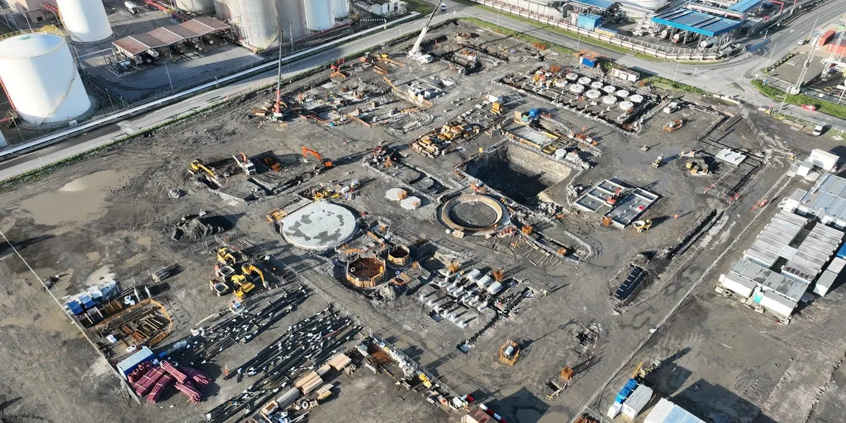 Navigating the Clean Hydrogen Landscape: A Balanced Perspective for Industry Leaders