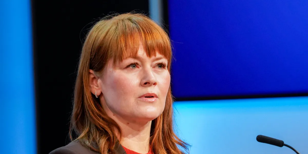 Kine Asper Vistnes sier hun stiller til valg som LO-leder likevel