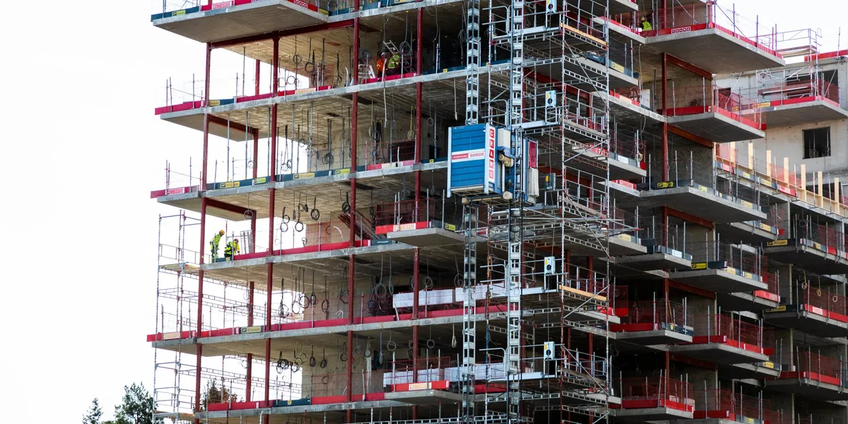 Kraftig fall i regjeringens nye prognose for boliginvesteringer