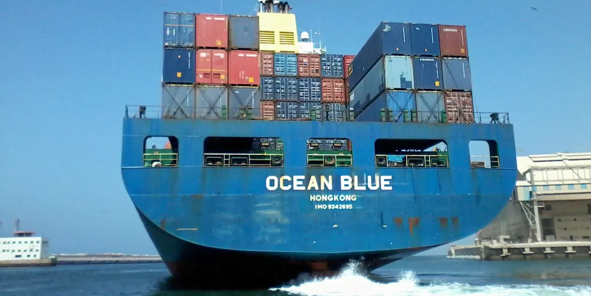 Transfar takes traditional panamax container ships for $200,000 per day
