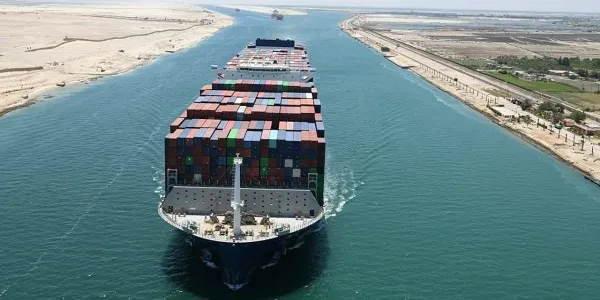 Huge CMA CGM container ship makes ground-breaking Suez Canal transit