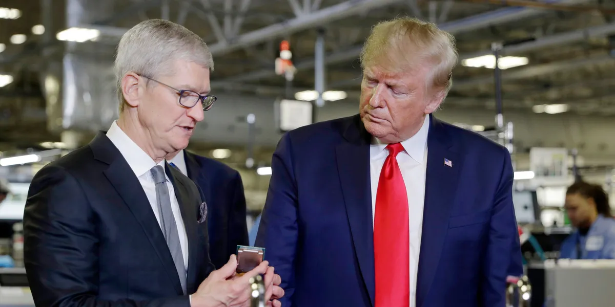 Trump truer Apple med 25 prosent Iphone-toll – aksjen faller i førhandelen
