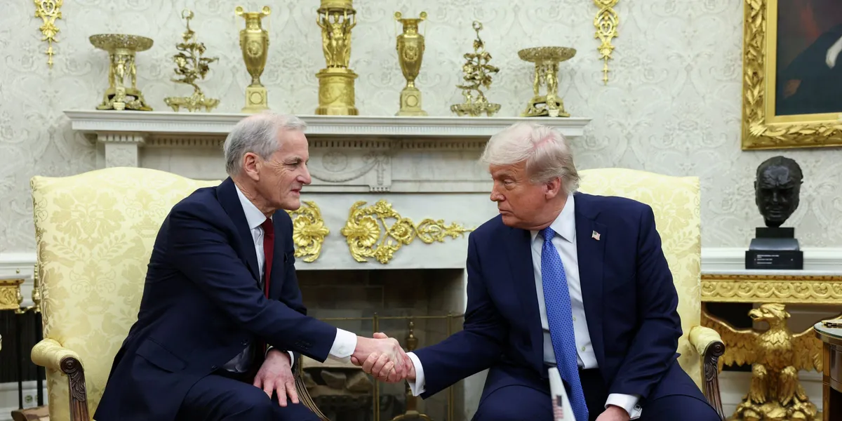 Nå sitter Trump og Støre i Det­ ovale kontor: - Jeg tror ikke vi har noe problem i det hele tatt med Norge