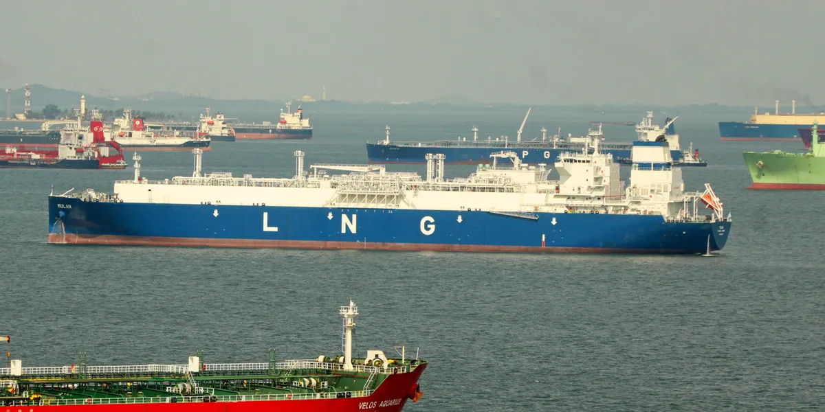 Russian LNG carrier shadow fleet snaps up first newbuilding