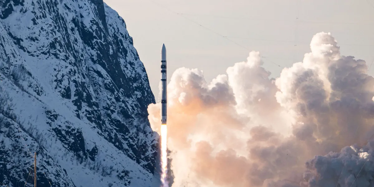 Bæreraketten Spectrum falt ned like etter oppskyting fra Andøya: – En suksess