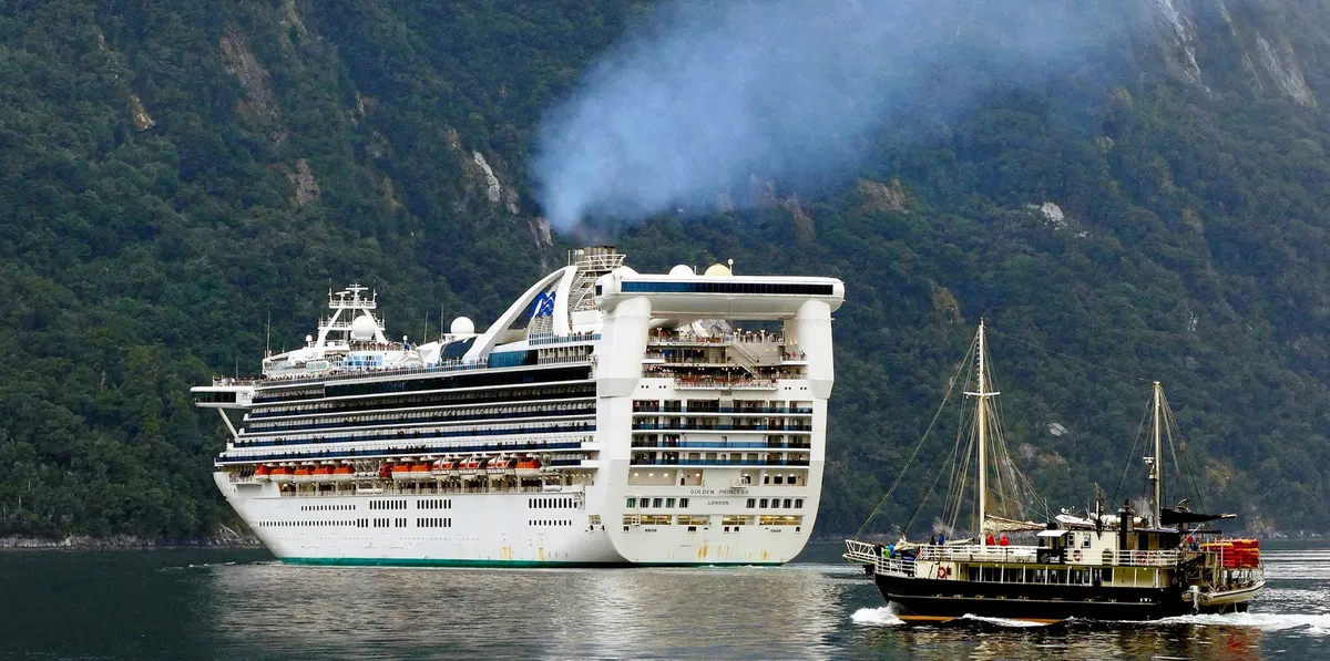 New zealand ship. Порт и корабли. Зеландия порт. New zealand ship. Emerald princess.