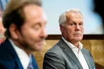 Fra venstre: Kjell Inge Røkke (eier Aker) Salmar Aker Ocean og Gustav Witzøe. Sammen dannet to av Norges rikeste menn Salmar Aker Ocean, som skal bli verdensledende innenfor havbasert oppdrett.