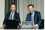Grunde Bruland, partner i Wikborg Rein Advokatfirma og leder for firmaet sjømatavdelingen, sammen med Martin H. Bryde, senioradvokat i Wikborg Rein Advokatfirma.