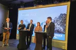 Debatt om grunnrenteskatt. F.v.: Ordstyrer Roger Solheim, Torgeir Knag Fylkesnes (SV), Sivert Bjørnstad (Frp), Karianne Bråten (AP), Olve Grotle (H) og Geir Pollestad (SP).