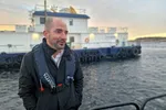 Administrerende direktør Christian Riber i Norcod avbildet ved lokaliteten Jamnungen på Frøya.