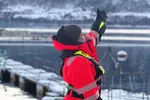 Marianne Winther (30) er driftsleder i Måsøval. Hun er ikke overrasket over funnene i Nofima-rapporten «Havbruksnæringens ringvirkninger». Her på lokaliteten Bukkholmen på Frøya.