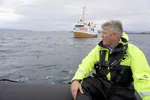 Fiskeriminister Bjørnar Skjæran åpner nå opp for å vurdere havbruk til havs.