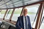 Konsernsjef Regin Jacobsen og resten av Bakkafrost-ledelsen bød på lunsj ombord i brønnbåten «Hans a Bakka».