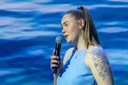 Sara Haugsand fra Lerøy Midt snakket om jobben sin under havbruksjubileumet på Hitra i helgen.