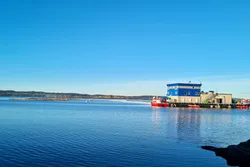 Lerøy Midt har flere lokaliteter i Trøndelag, som Storskogøya som ligger rett ved «lakseveien» på Fastlands-Hitra.