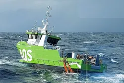 Dette bildet av «AQS Tor» er tatt av slepebåten «Stadt Sløvåg» for kort tid siden.
