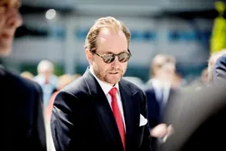 Den tidligere hvitfisk-fiskeren Kjell Inge Røkke ville lenge ikke ta i rødfisk. Det har han tapt uhorvelig mye penger på.