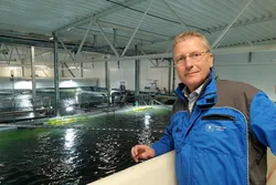 Andreas Kvame er konsernsjef i Grieg Seafood. Her hos smoltprodusenten Tytlandsvik Aqua, hvor Grieg Seafood er medeier.